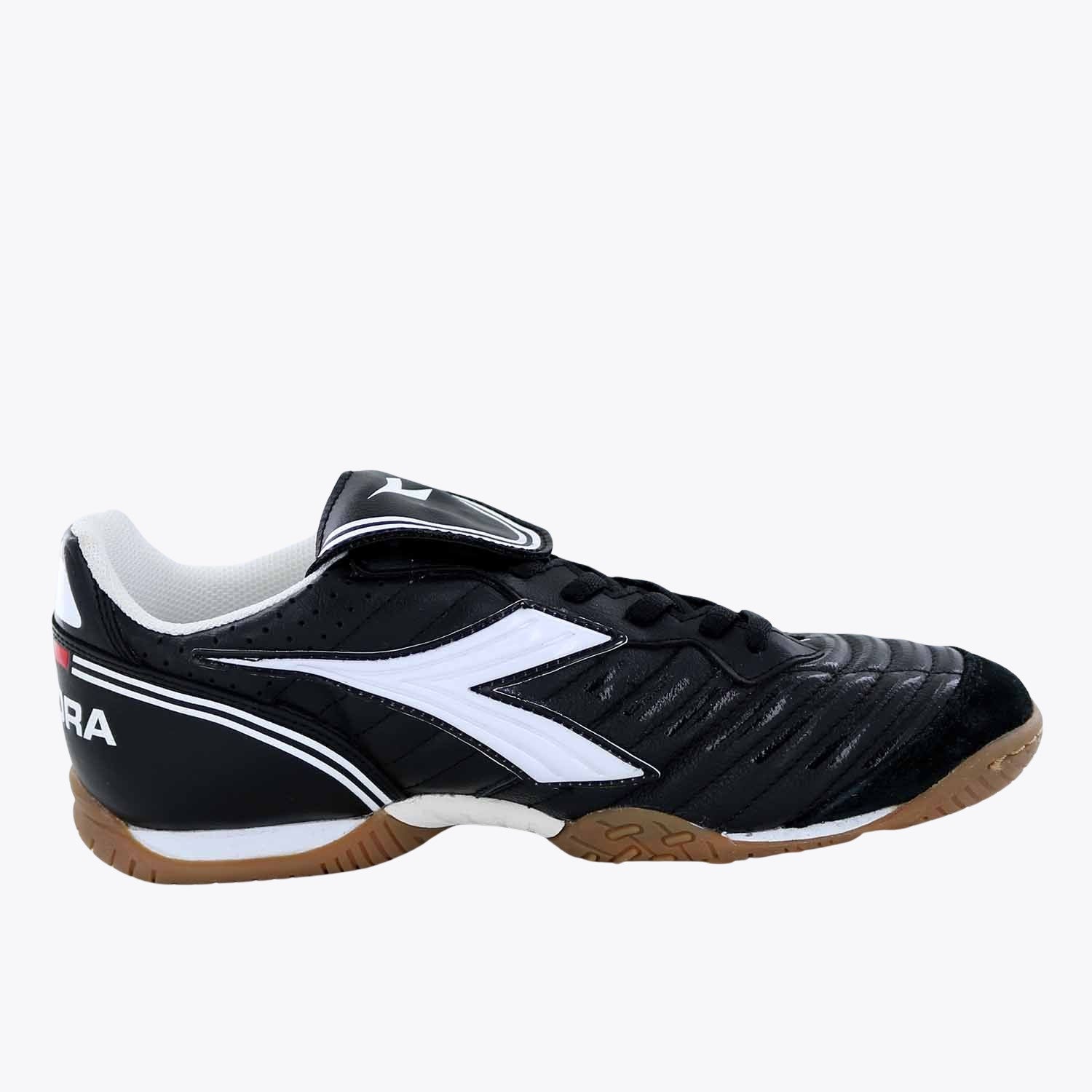 diadora indoor soccer shoes