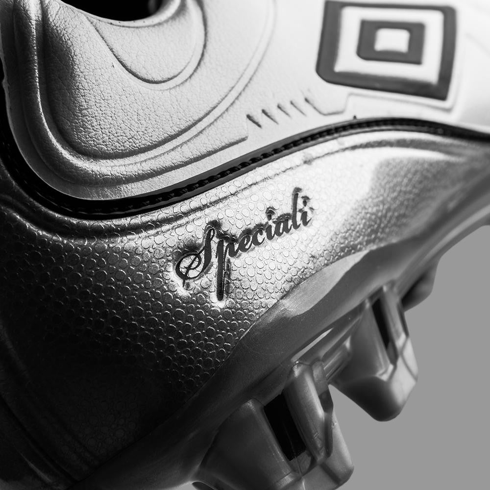 Umbro Speciali Pro 4 HG Hard Ground Football Boots White/Silver